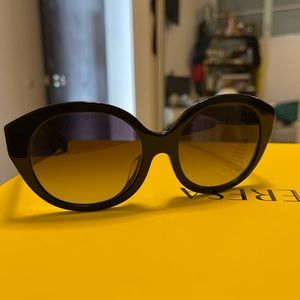 BURBERRY SUNGLASSES- 100% Original black gradient sunglasses.Only worn them once